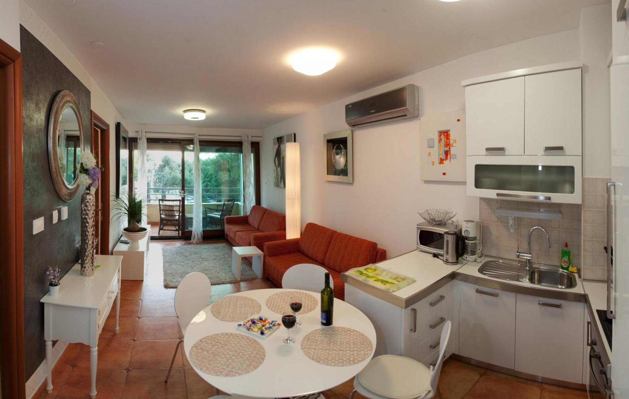 Residence Apartments Anamaria Подстрана Екстериор снимка