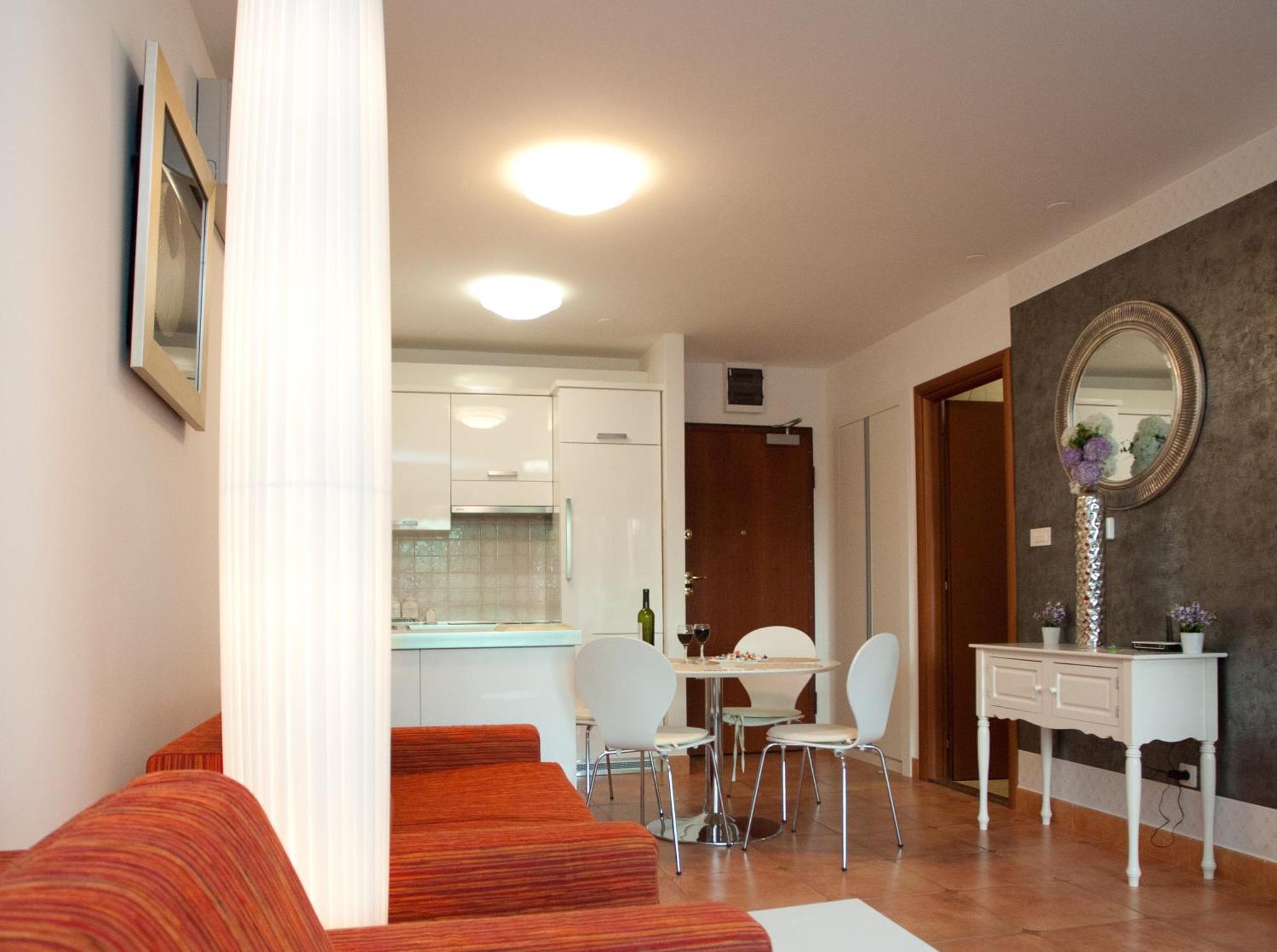 Residence Apartments Anamaria Подстрана Екстериор снимка