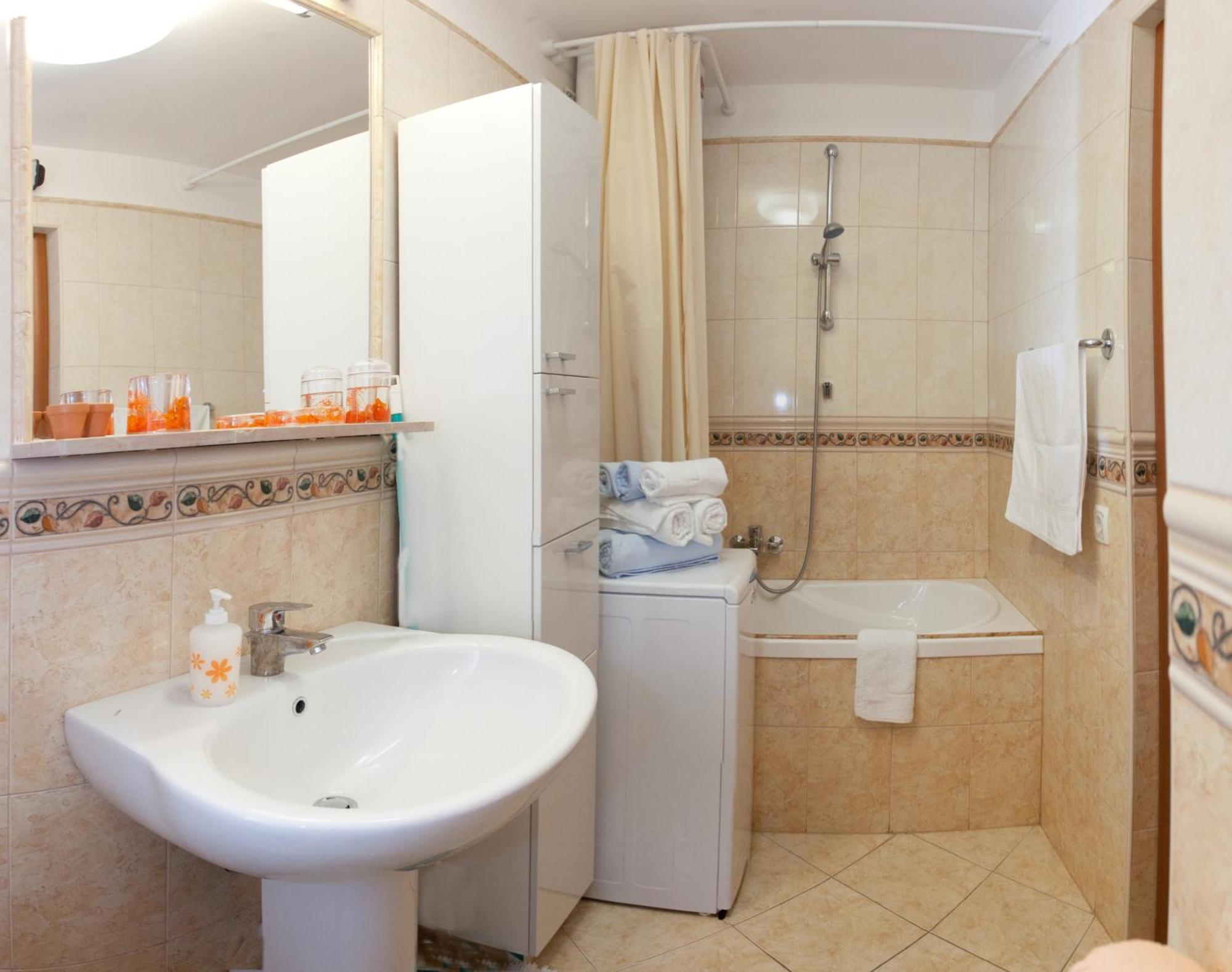 Residence Apartments Anamaria Подстрана Екстериор снимка