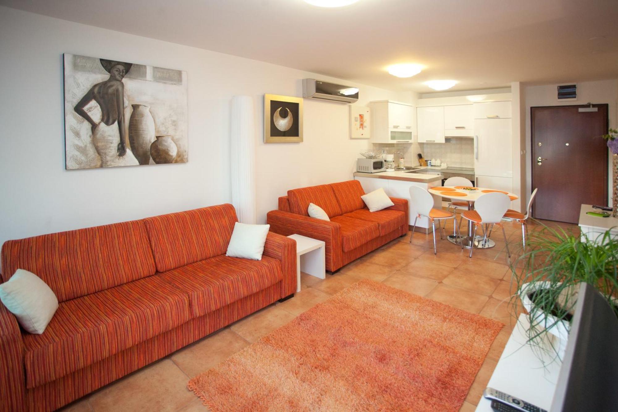 Residence Apartments Anamaria Подстрана Стая снимка