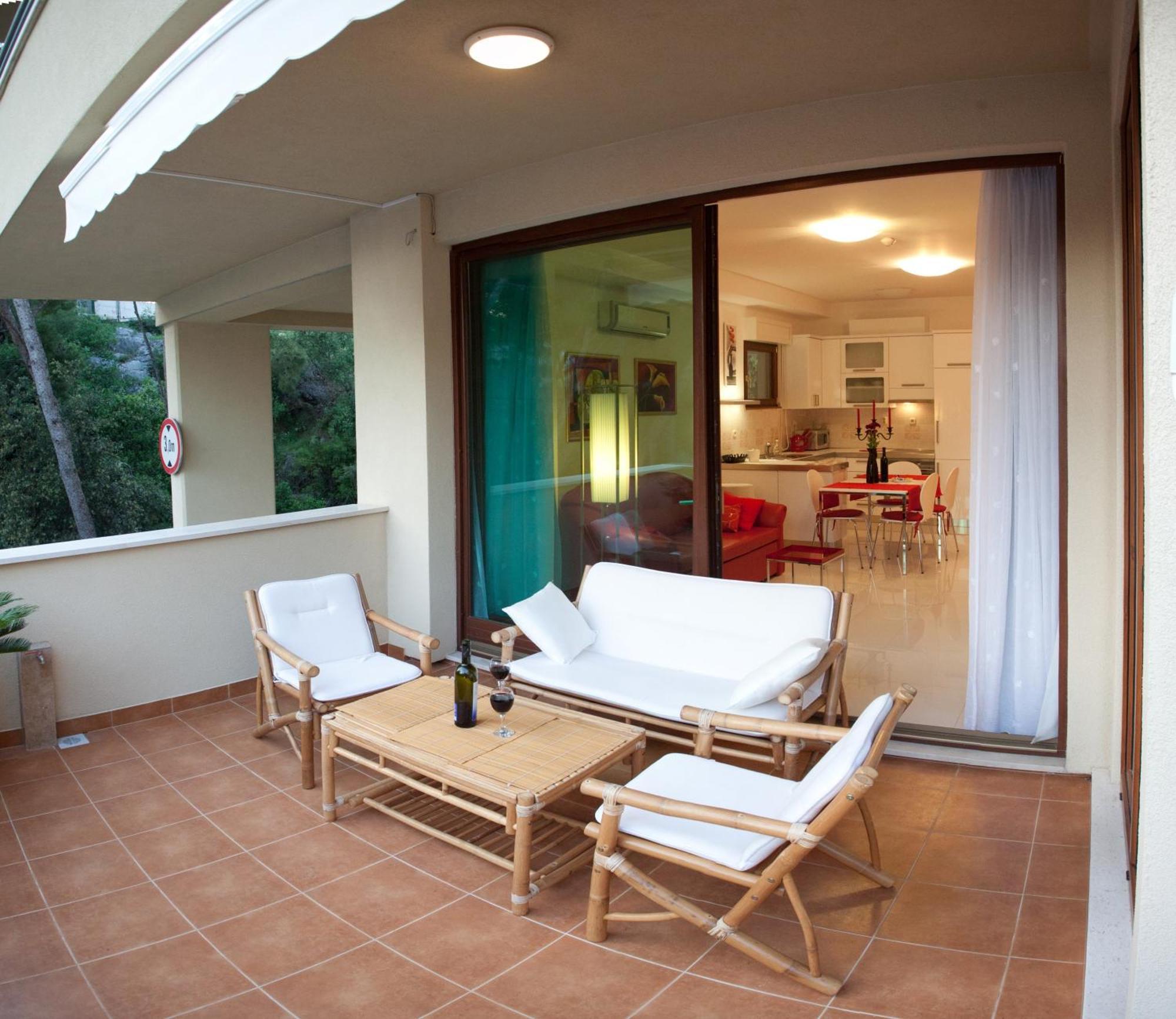Residence Apartments Anamaria Подстрана Екстериор снимка